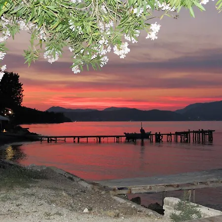 Akrogiali Guest house *