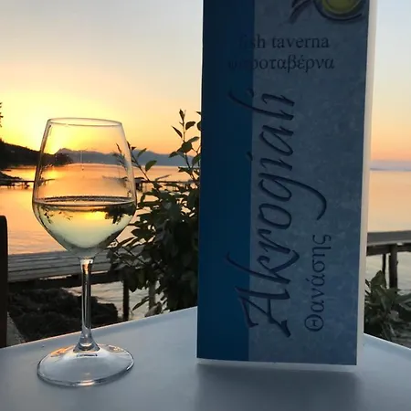 Akrogiali Gasthuis Mpoukaris