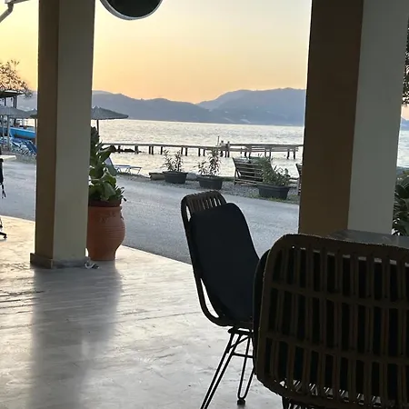 Akrogiali Mpoukaris