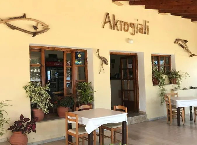 Akrogiali Pensionat Mpoukaris