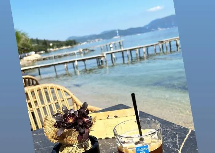 Akrogiali Mpoukaris