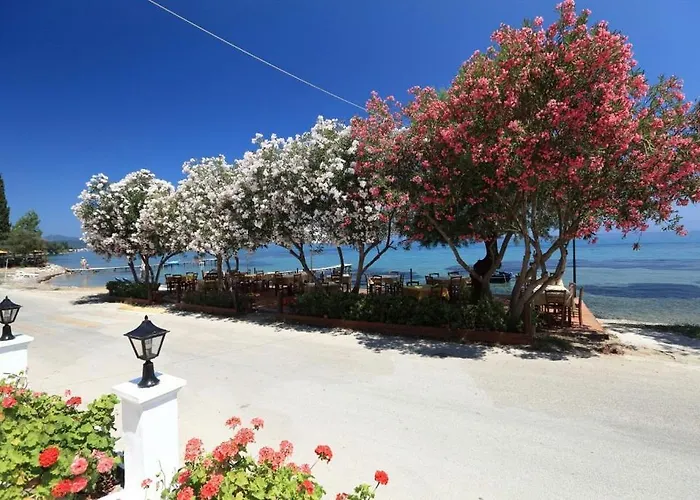 Akrogiali Pensionat Mpoukaris